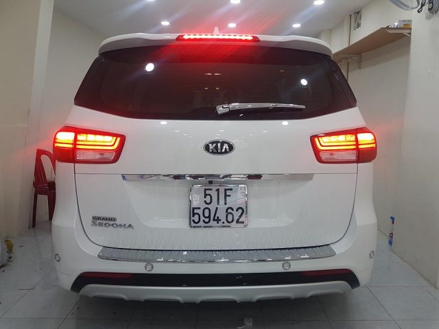 Nẹp chống trầy cốp cho xe Kia Sedona cao cấp