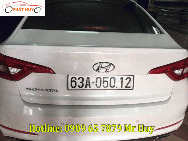 Đuôi cá liền cốp xe Hyundai Sonata