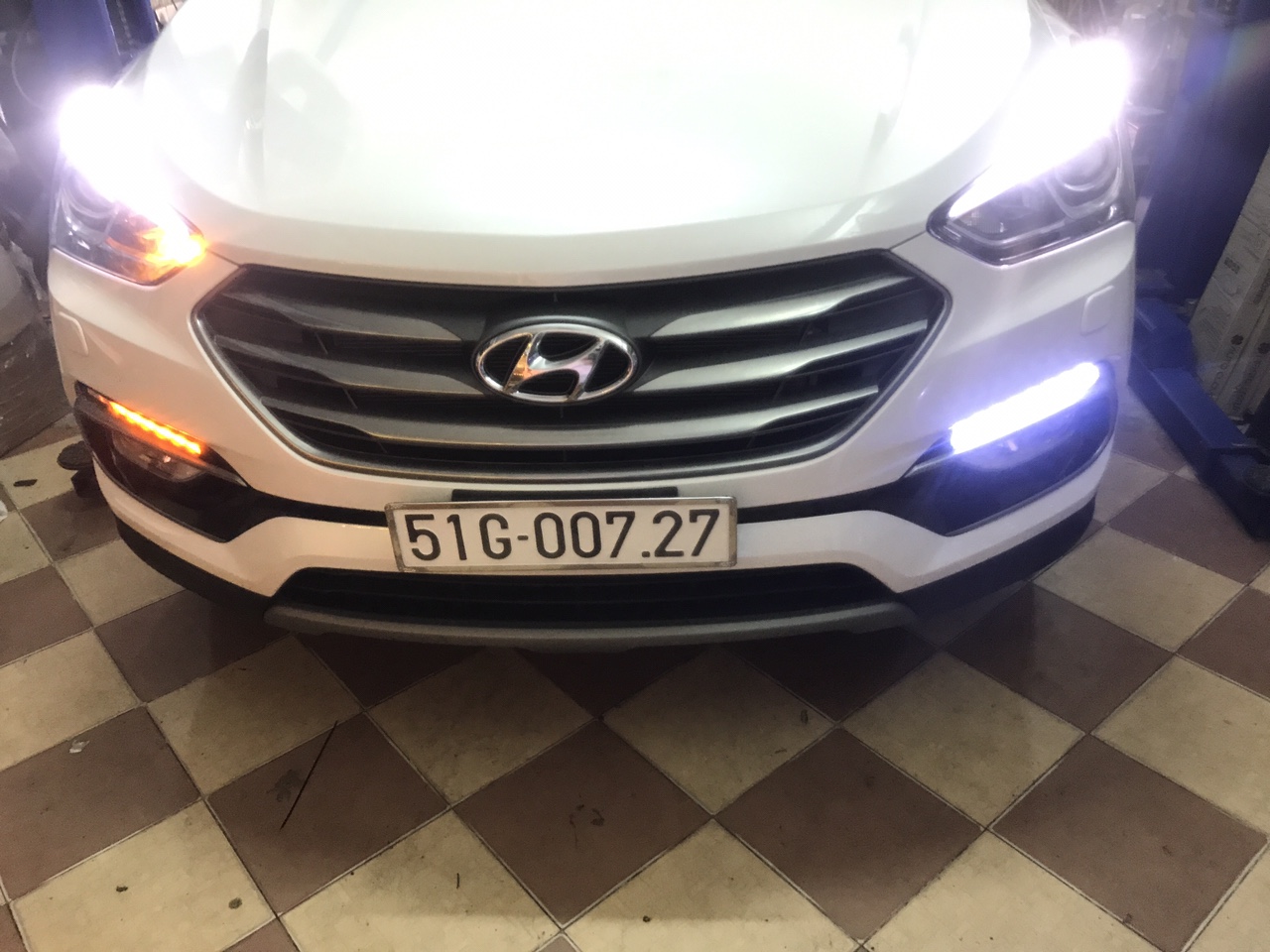 Độ đèn led gầm cho xe Hyundai Santafe