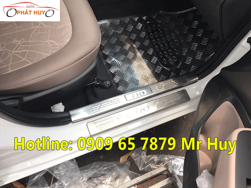 Nẹp bước chân có đèn xe Hyundai i10