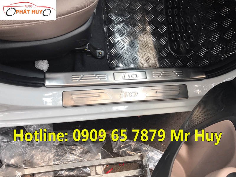 Nẹp bước chân có đèn xe Hyundai i10