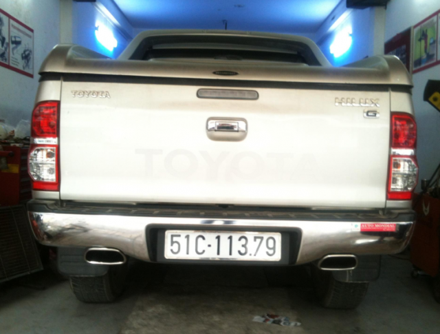 Độ pô xe Toyota Hilux