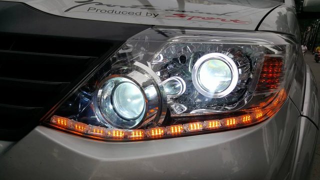 Độ đèn bi xenon cho xe Toyota Fortuner