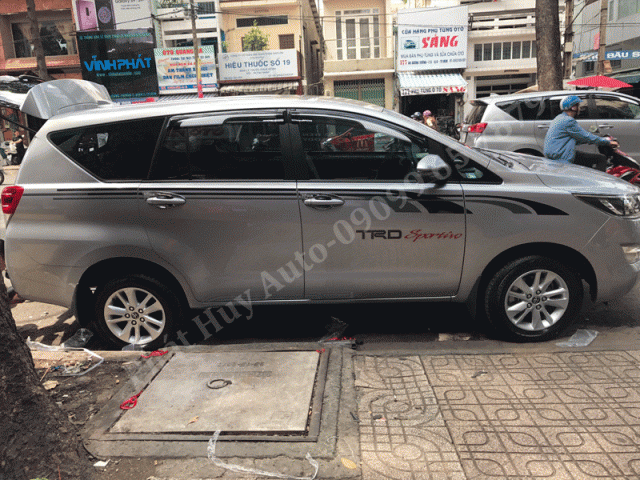 Tem dán sườn cho xe Toyota Innova