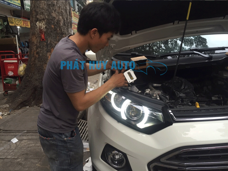 Độ đèn bi xenon xe Ford Ecosport chính hãng