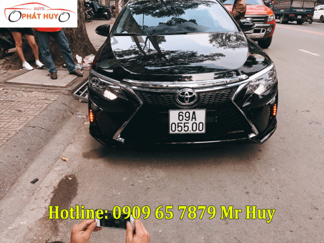 Độ mặt ga lăng kiểu Lexus cho Toyota Camry 2018