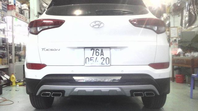 Nẹp chân kính zin theo xe Hyundai Tucson