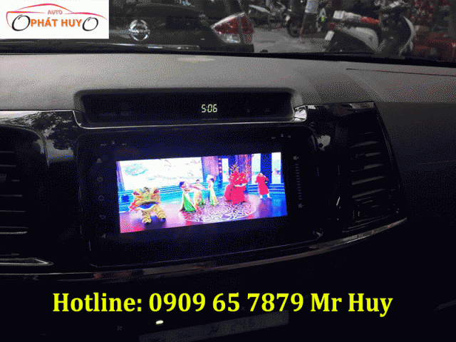 Màn hình gối đầu zin theo xe Fortuner