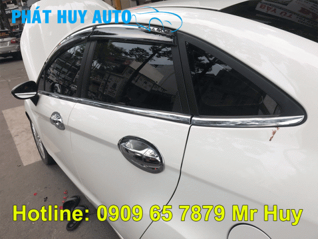 Vè che mưa chỉ xi cho xe Ford Fiesta 2018