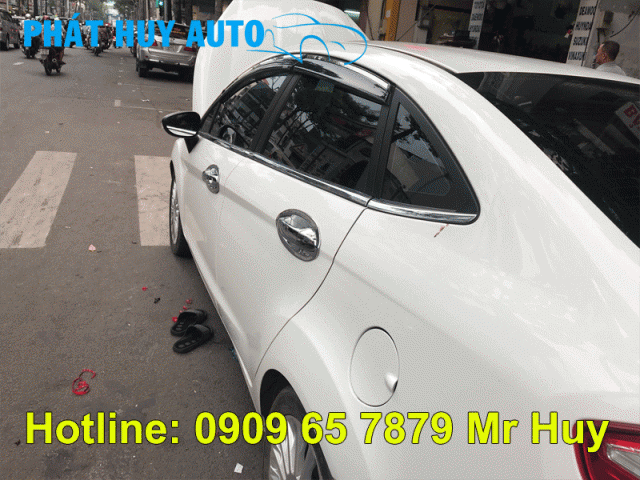 Vè che mưa chỉ xi cho xe Ford Fiesta 2018