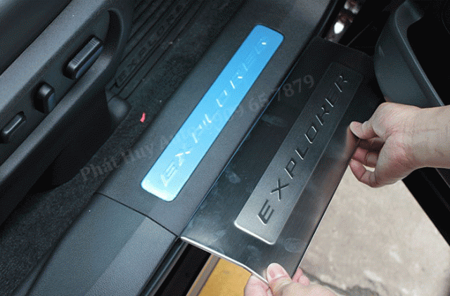 Nẹp bước chân cho xe Ford Explorer