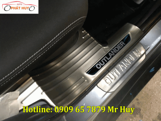 Nẹp bước chân Mitsubishi Outlander