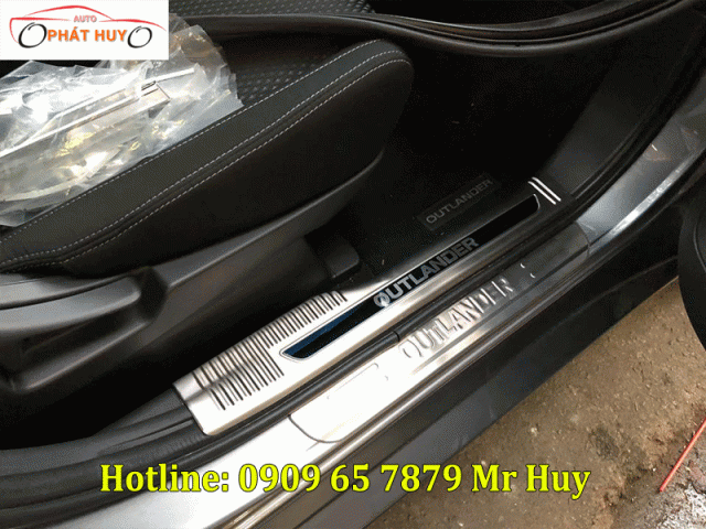 Nẹp bước chân Mitsubishi Outlander
