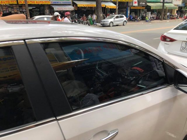 Nẹp chân kính,cong kính Hyundai Accent 2019