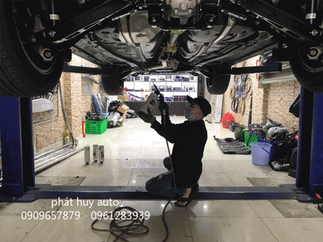 Phủ gầm xe Subaru Forester