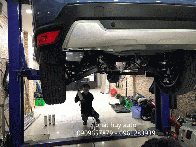 Phủ gầm xe Subaru Forester