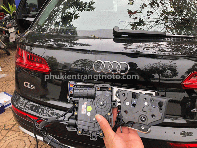 Cửa hít xe Audi Q5