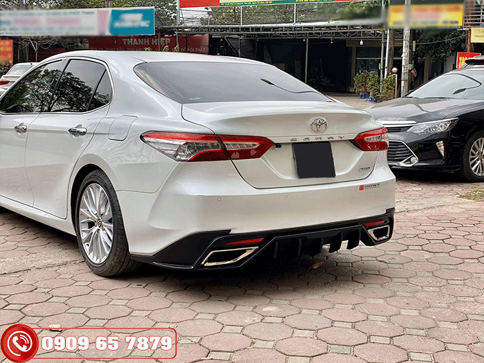 Ốp líp pô xe Toyota Camry 2019 - 2020 kiểu Lexus