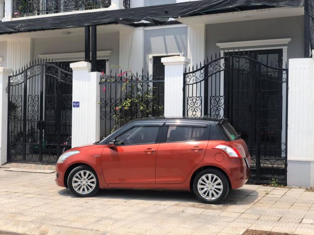 Dán nóc đen xe Suzuki Swift