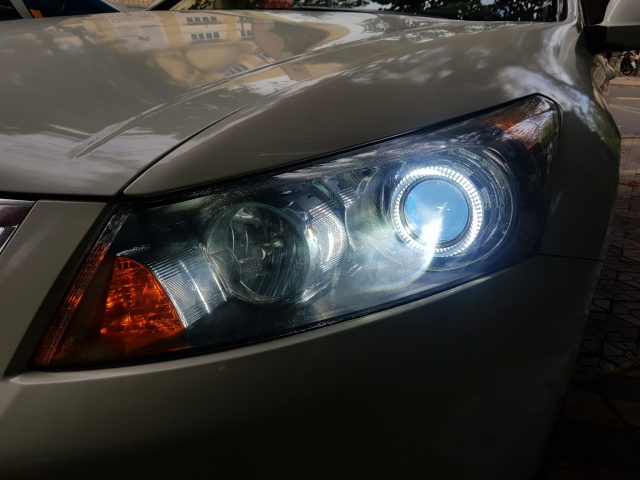 Độ đèn bi xenon cho xe Honda Accord
