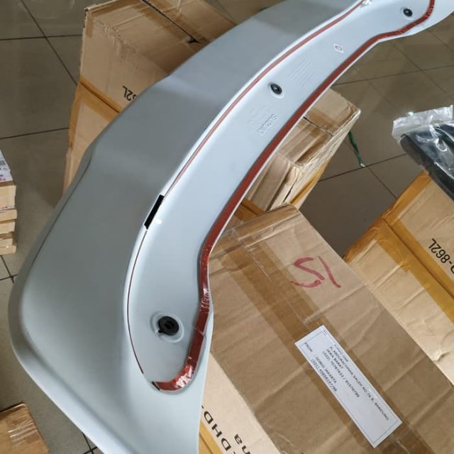 Đuôi gió thể thao xe Suzuki XL7