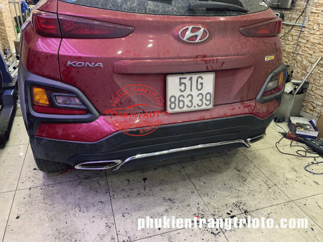 Độ Lip chia Pô xe Hyundai Kona