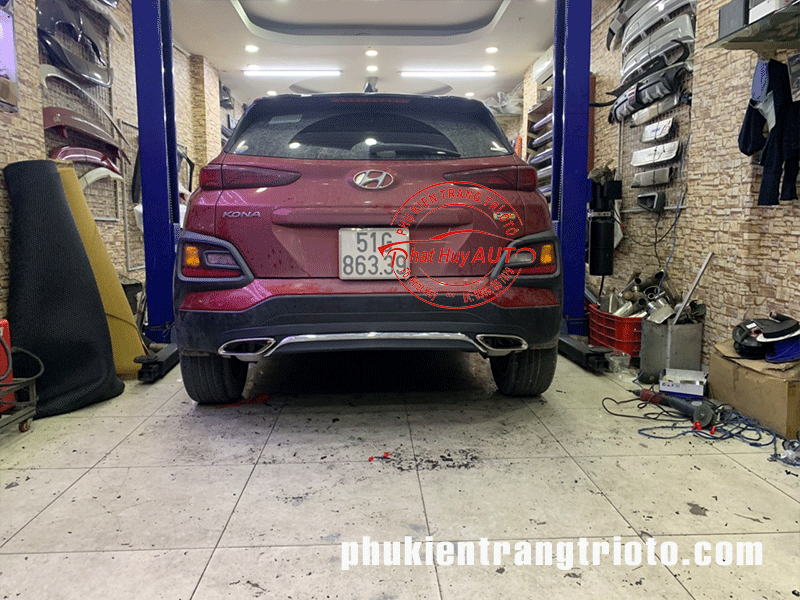 Độ Lip chia Pô xe Hyundai Kona