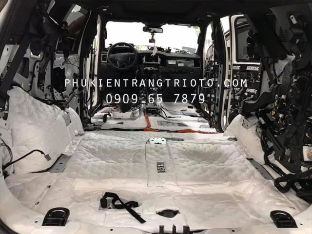 Cách âm chống ồn cho xe Ford Everest 2020