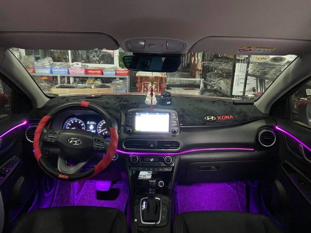 Gắn đèn Led nội thất cho xe Hyundai Kona