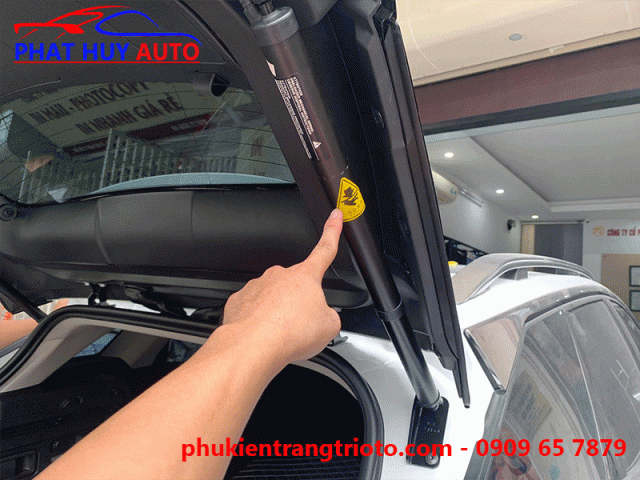 Độ cốp điện cho xe Peugeot 3008