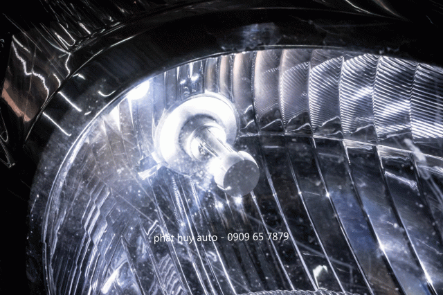 Thay bóng đèn pha led xe Suzuki Swift tăng sáng