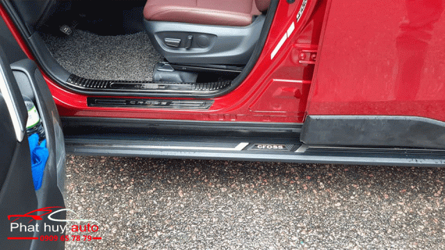 Bệ bước chân theo xe Toyota Corolla Cross 2020