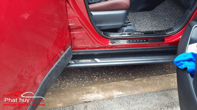 Bệ bước chân theo xe Toyota Corolla Cross 2020