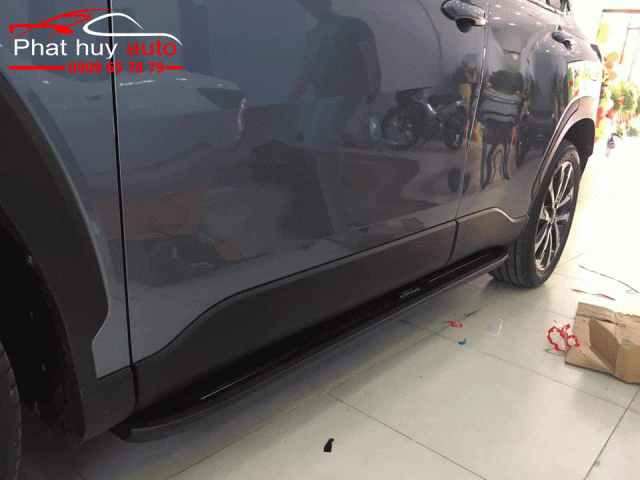 Bệ bước chân theo xe Toyota Corolla Cross 2020
