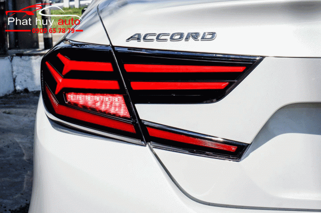 Độ đèn hậu ô tô