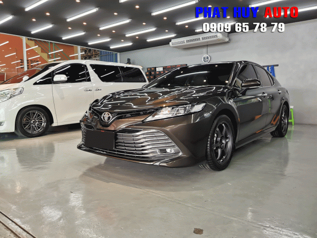 Phủ ceramic cho xe ô tô Toyota Camry 2021