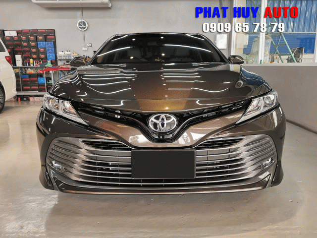 Phủ ceramic cho xe ô tô Toyota Camry 2021