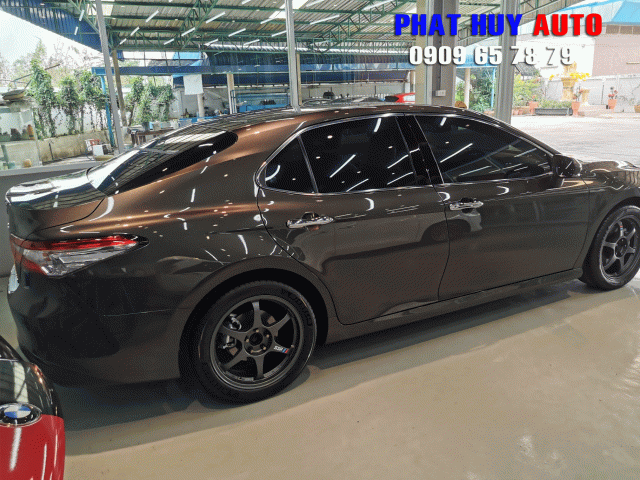 Phủ ceramic cho xe ô tô Toyota Camry 2021