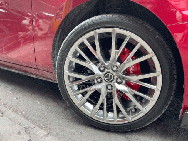 Ốp má phanh Brembo xe Mazda 3 2021