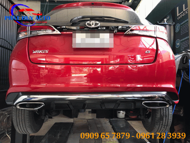 Lip pô Toyota Yaris kiểu Mercedes