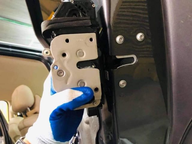 Cửa hít xe Vinfast Lux SA2.0