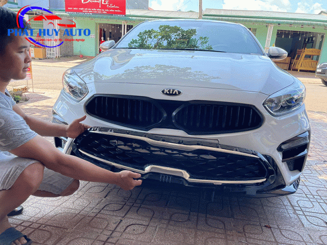 Mặt ca lăng Cerato kiểu BMW