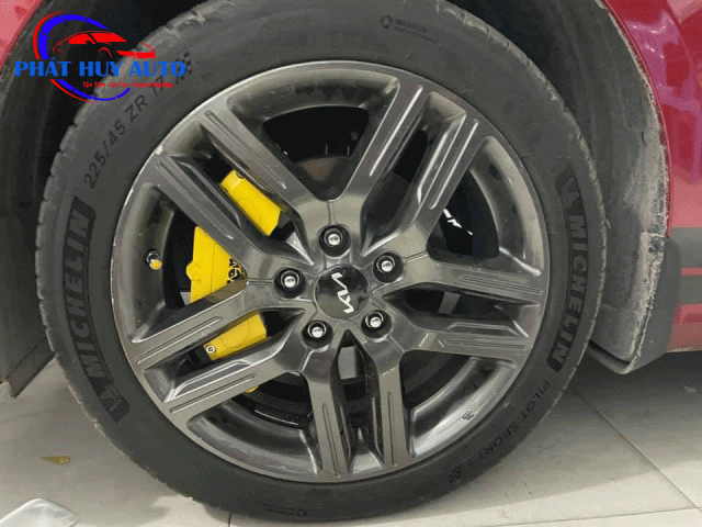 Ốp heo brembo cho xe Kia Cerato