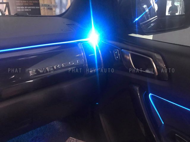 Đèn led nội thất xe Ford Everest 2022