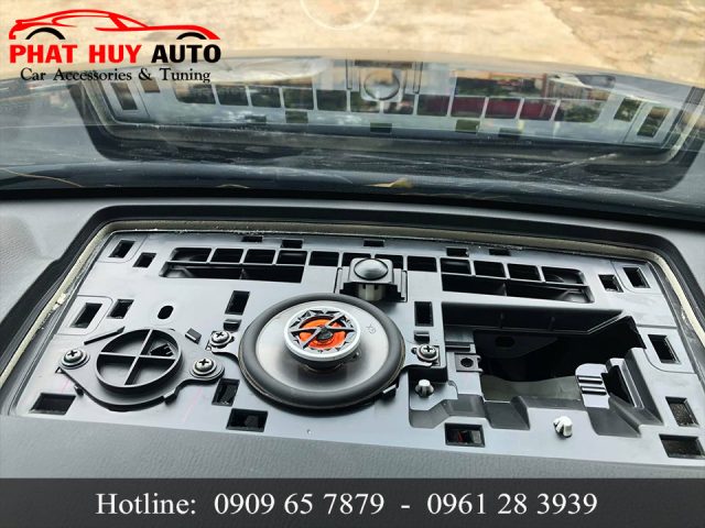 Độ Loa trung tâm cho Mazda CX8