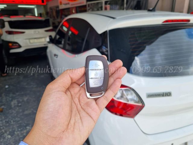 Độ gập gương lên kính xe Hyundai i10 2022