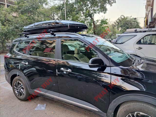 Gắn cốp nóc 700L cho xe Kia Carens