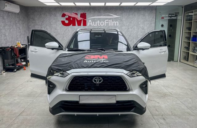 Dán phim cách nhiệt Toyota Yaris Cross