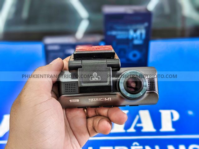 Lắp camera hành trình ô tô Innova Cross 2024