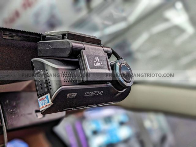 Lắp camera hành trình ô tô Innova Cross 2024